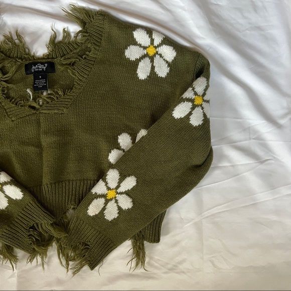Daisy Distressed Crop Sweater - Picture 3 of 3